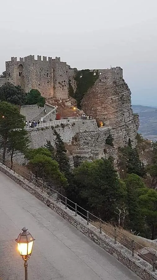 B&B Gli Ontani Trapani 0*,
