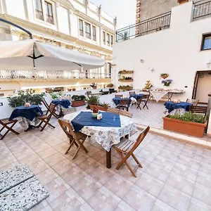 Garibaldi Aparthotel
